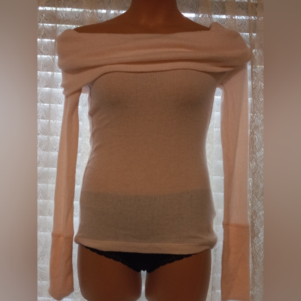 We The Free Baby Pink off the shoulder sweater Size Medium